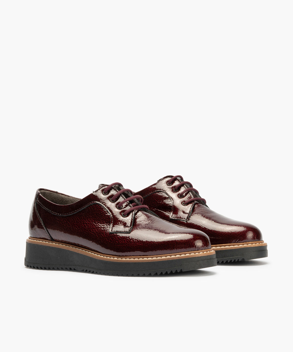 Blucher en Charol con cordones de mujer color burdeos