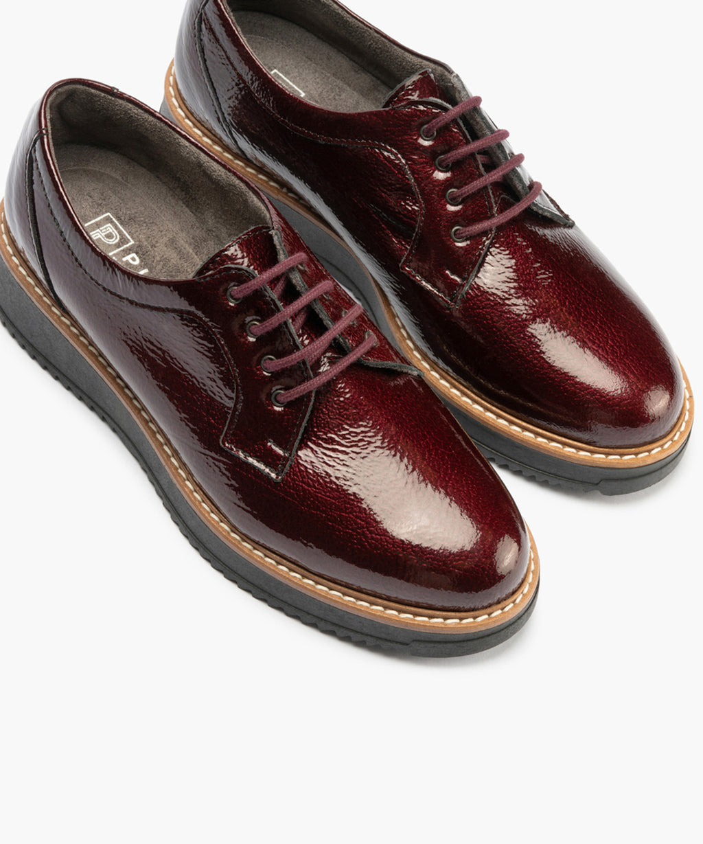 Blucher en Charol con cordones de mujer color burdeos