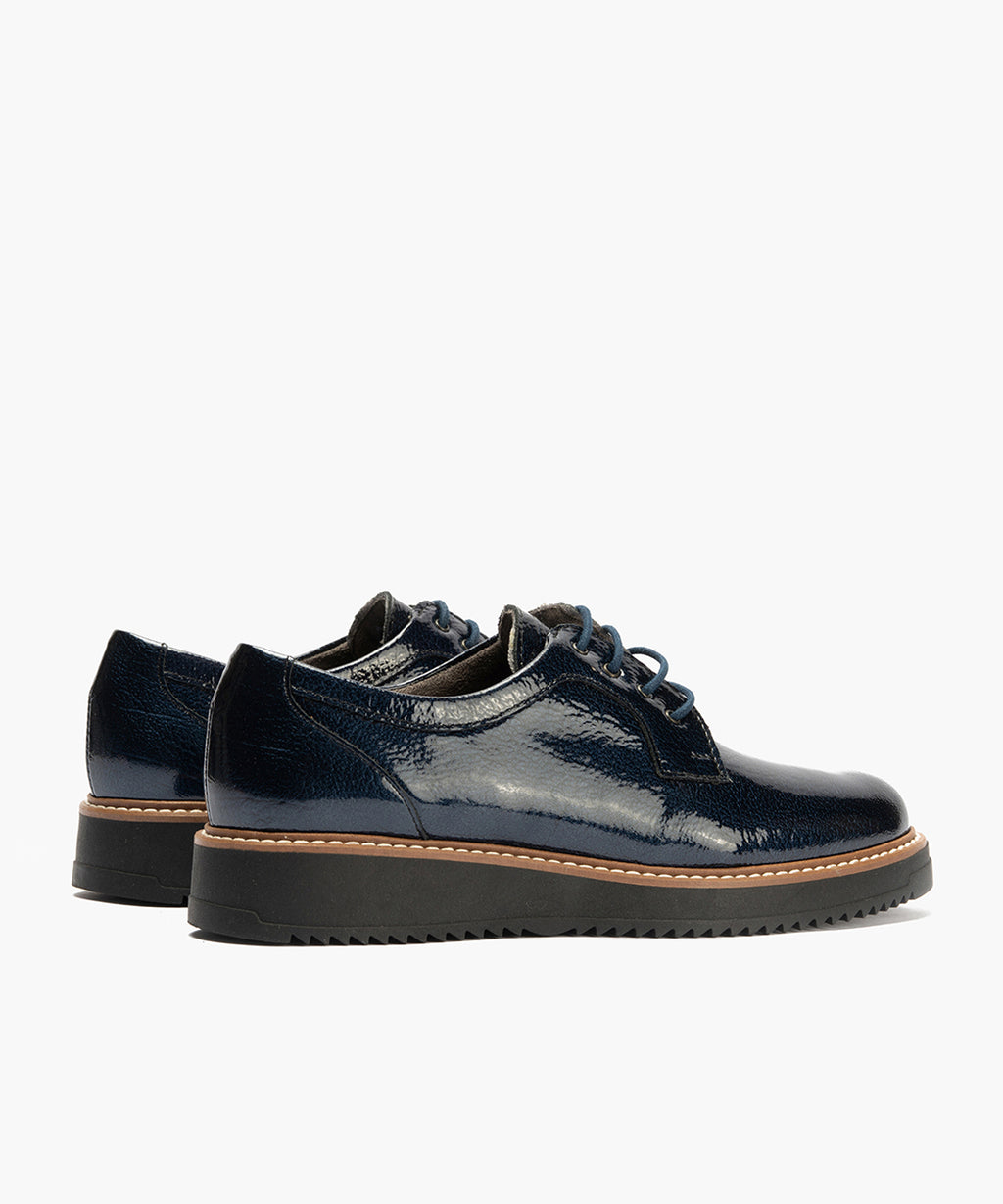 Blucher en Charol con cordones de mujer color marino