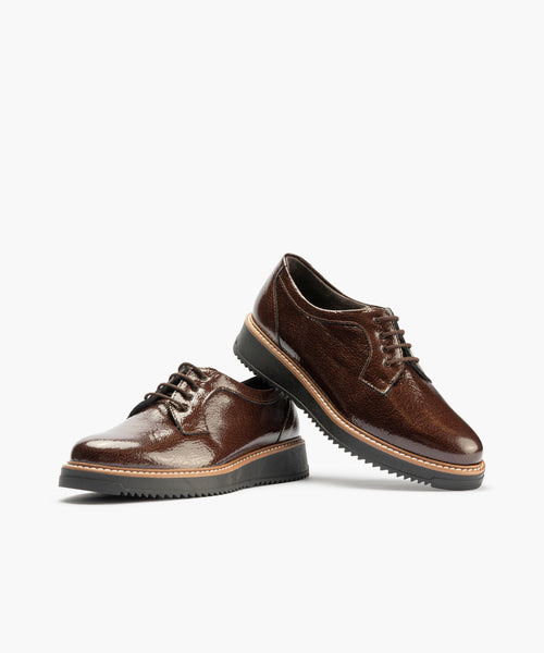 Blucher en Charol con cordones de mujer color marron