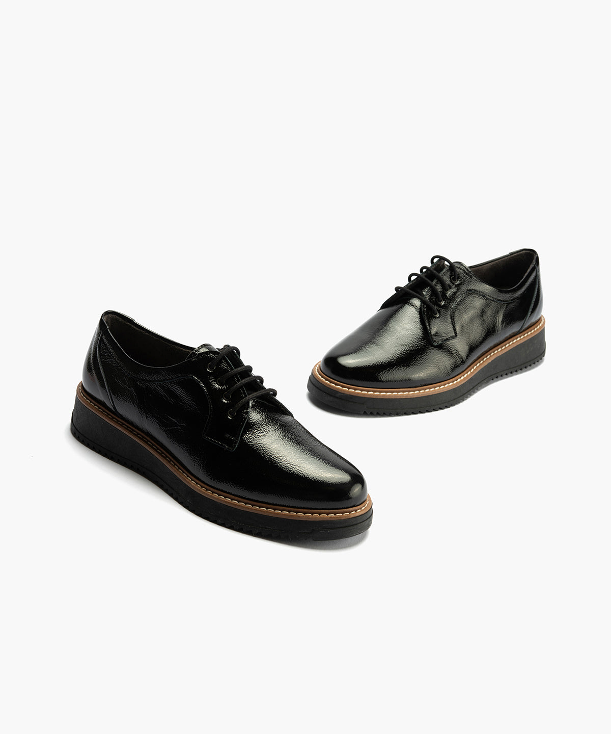 Blucher en Charol con cordones de mujer color negro