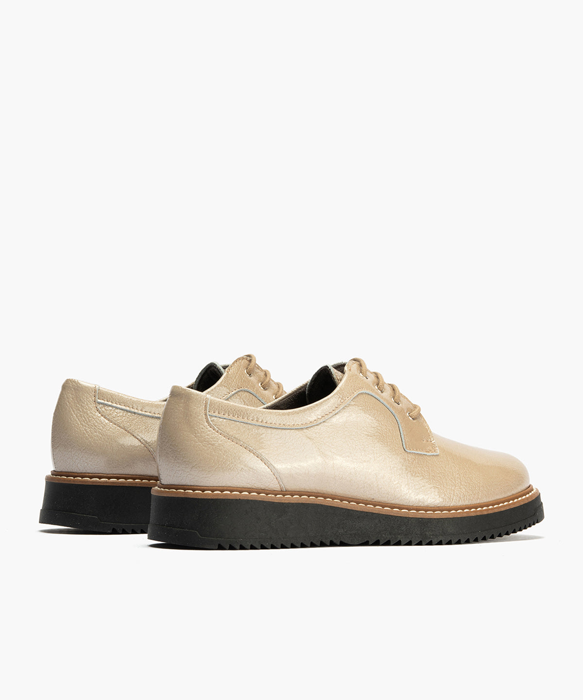 Blucher en Charol con cordones de mujer color piedra