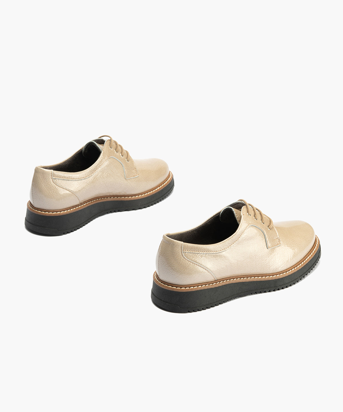 Blucher en Charol con cordones de mujer color piedra