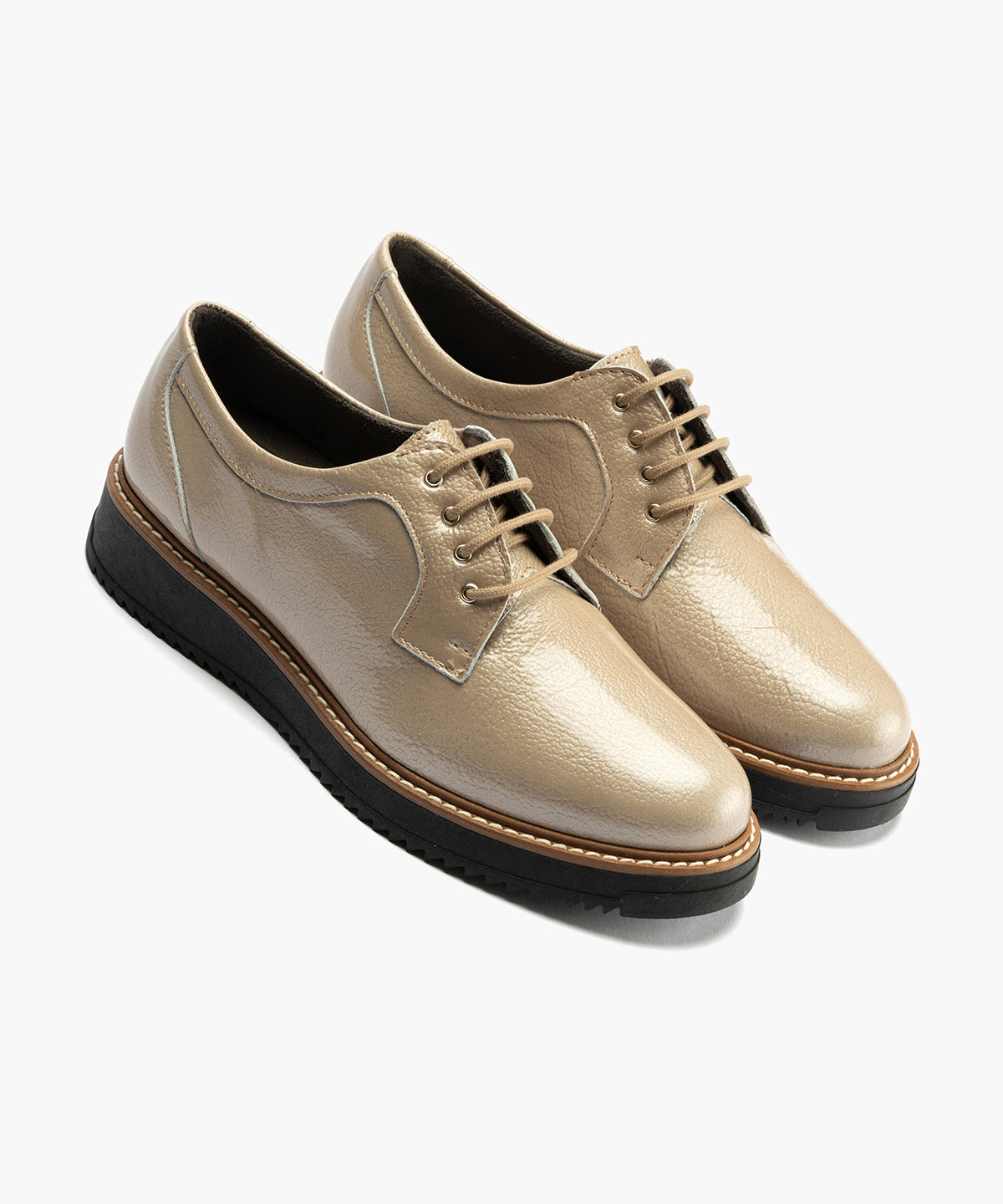 Blucher en Charol con cordones de mujer color piedra