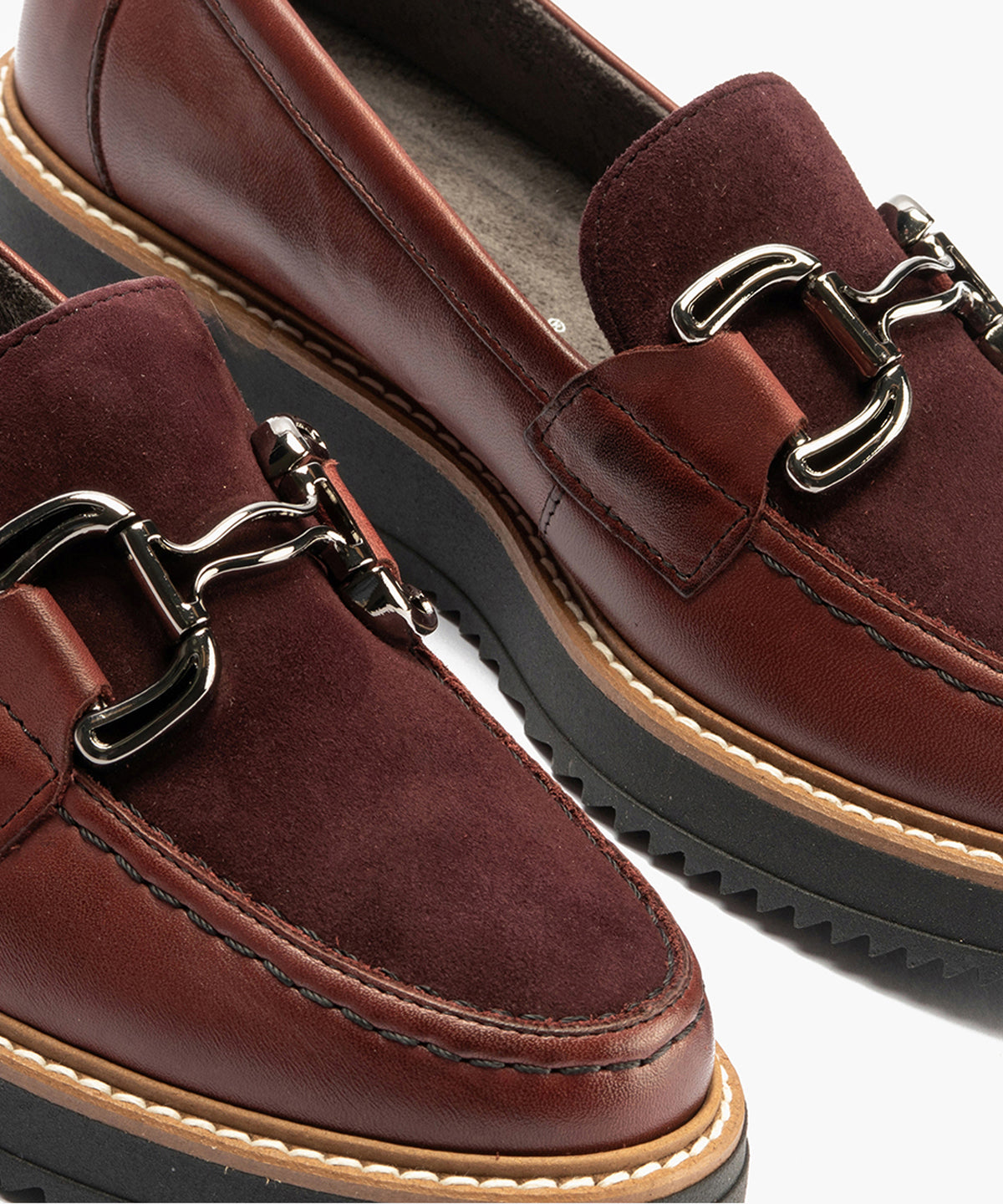 Mocasín Combinado Ante de mujer color burdeos