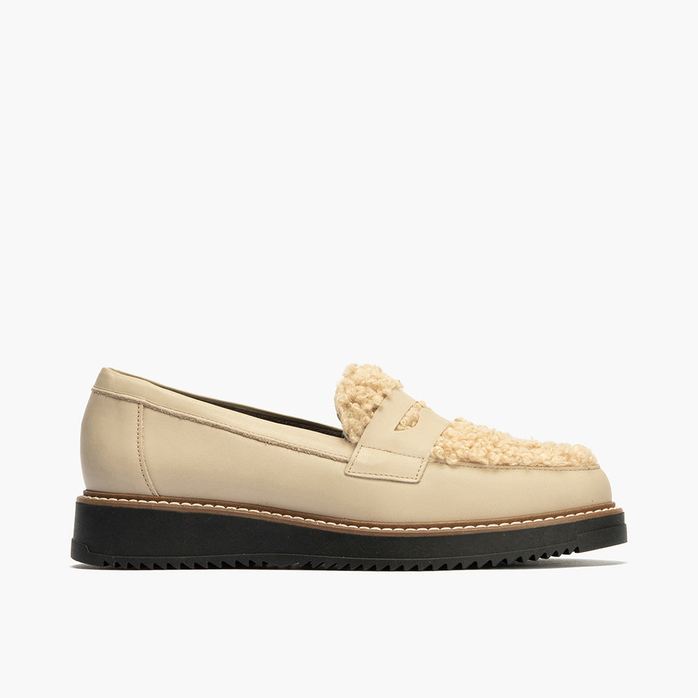 Mocasín con borrego de mujer color piedra