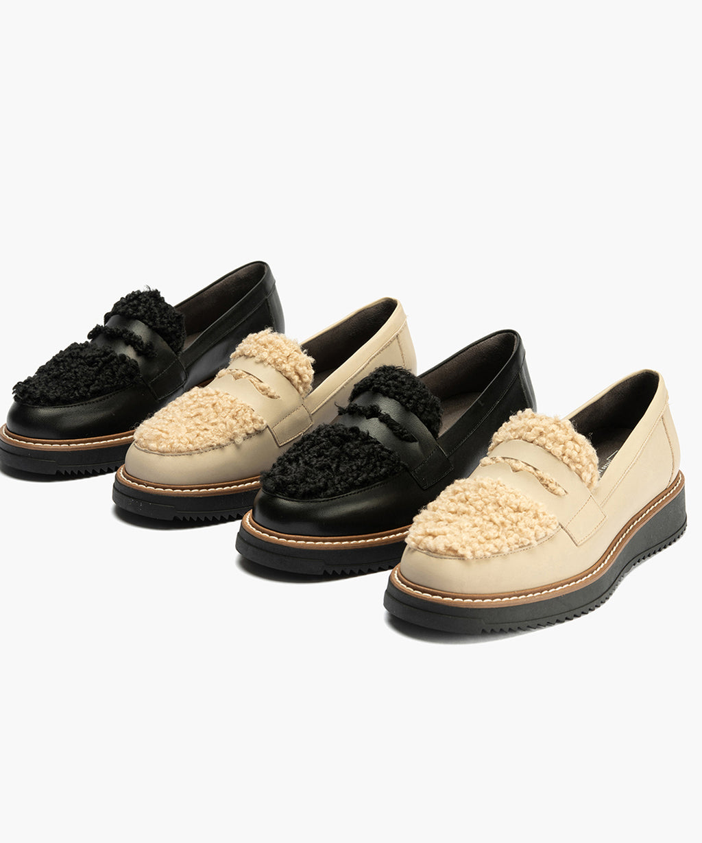 Mocasín con borrego de mujer color piedra