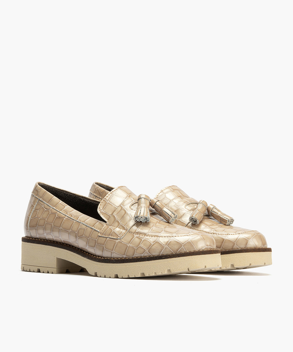 Mocasín en Coco con adorno de mujer color piedra