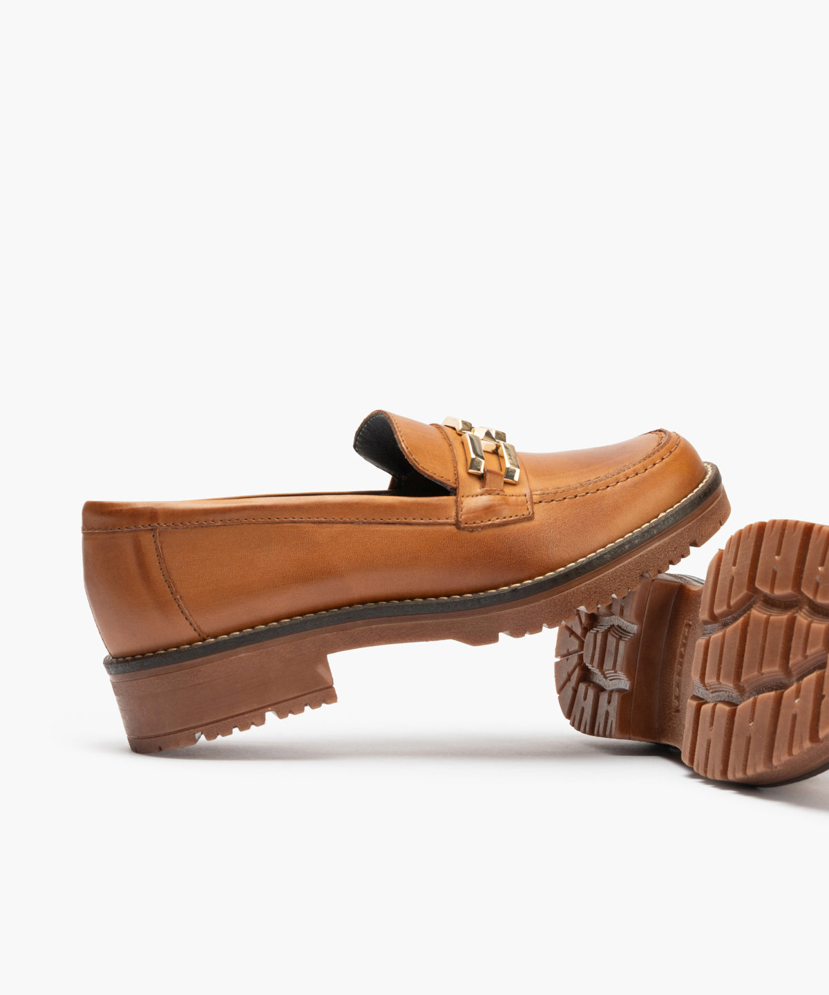 Mocasín en Napa con adorno de mujer color cuero