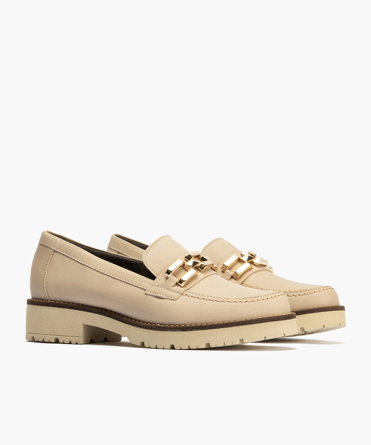 Mocasín en Napa con adorno de mujer color piedra
