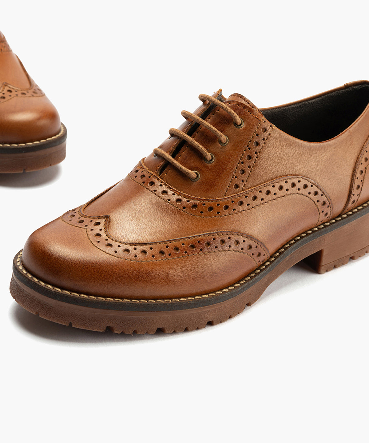 Ingles en Napa con cordones de mujer color cuero