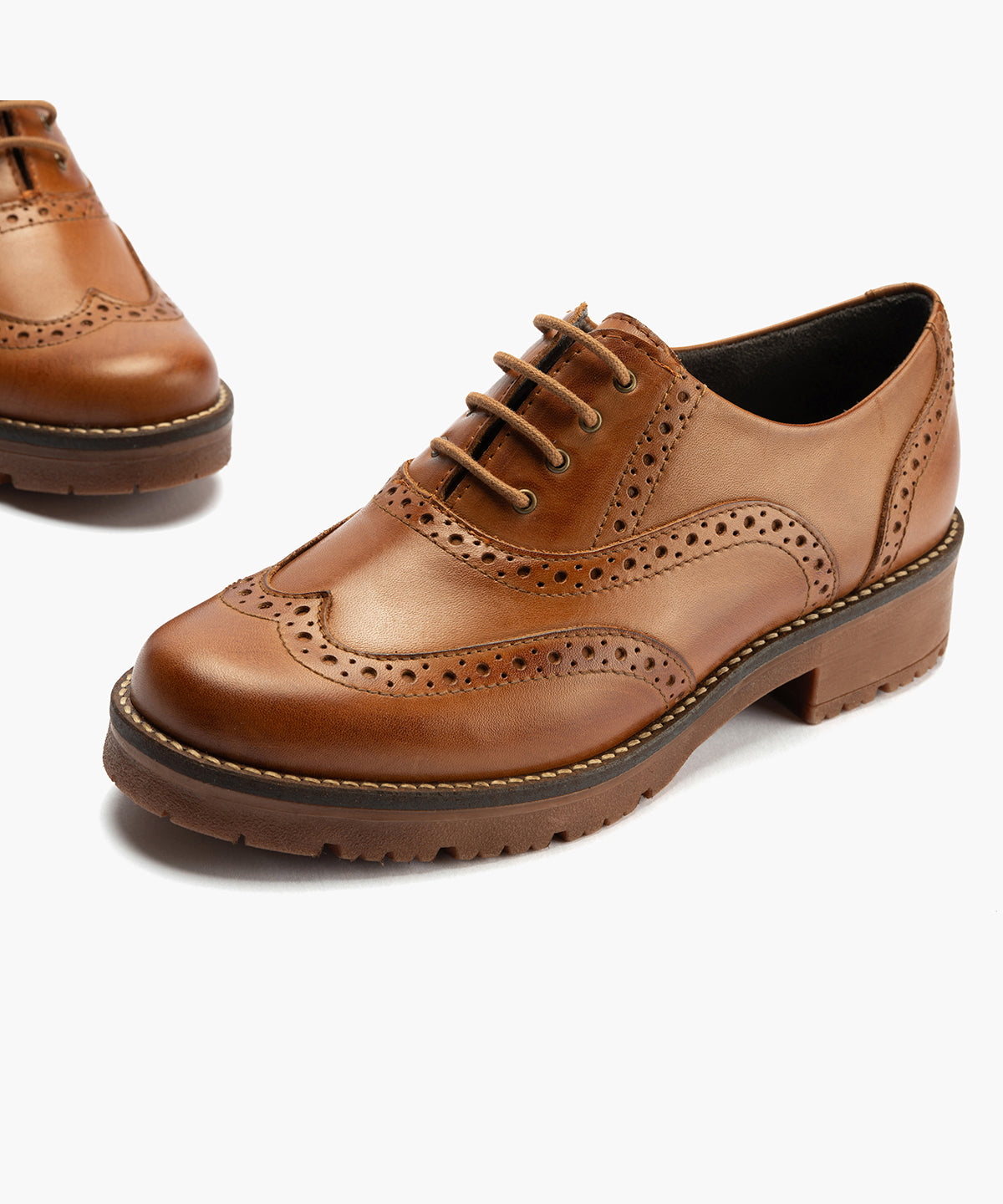 Ingles en Napa con cordones de mujer color cuero