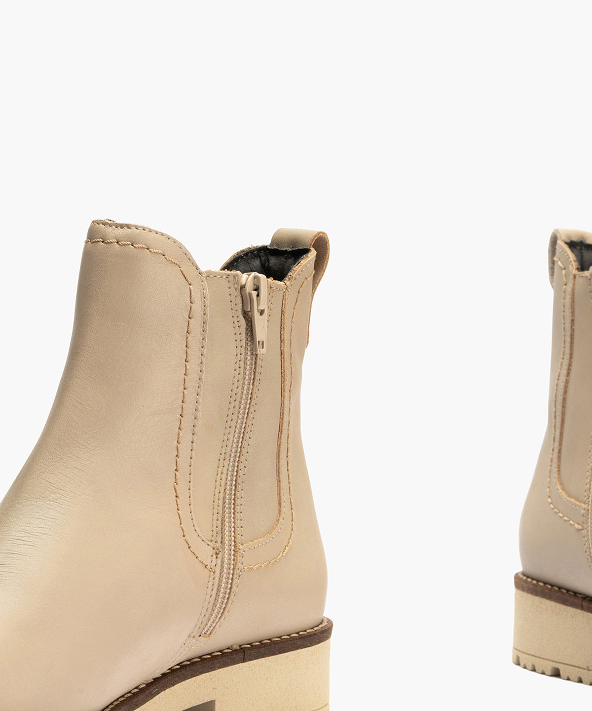 Botín Chelsey en Napa con cremallera de mujer color piedra