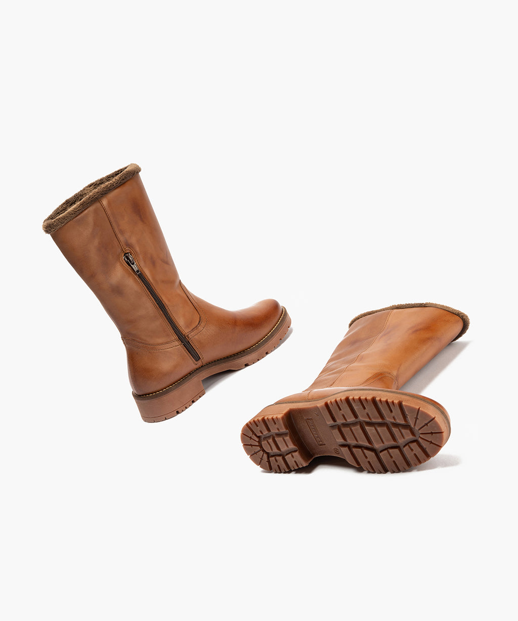 Bota con borrego de mujer color cuero