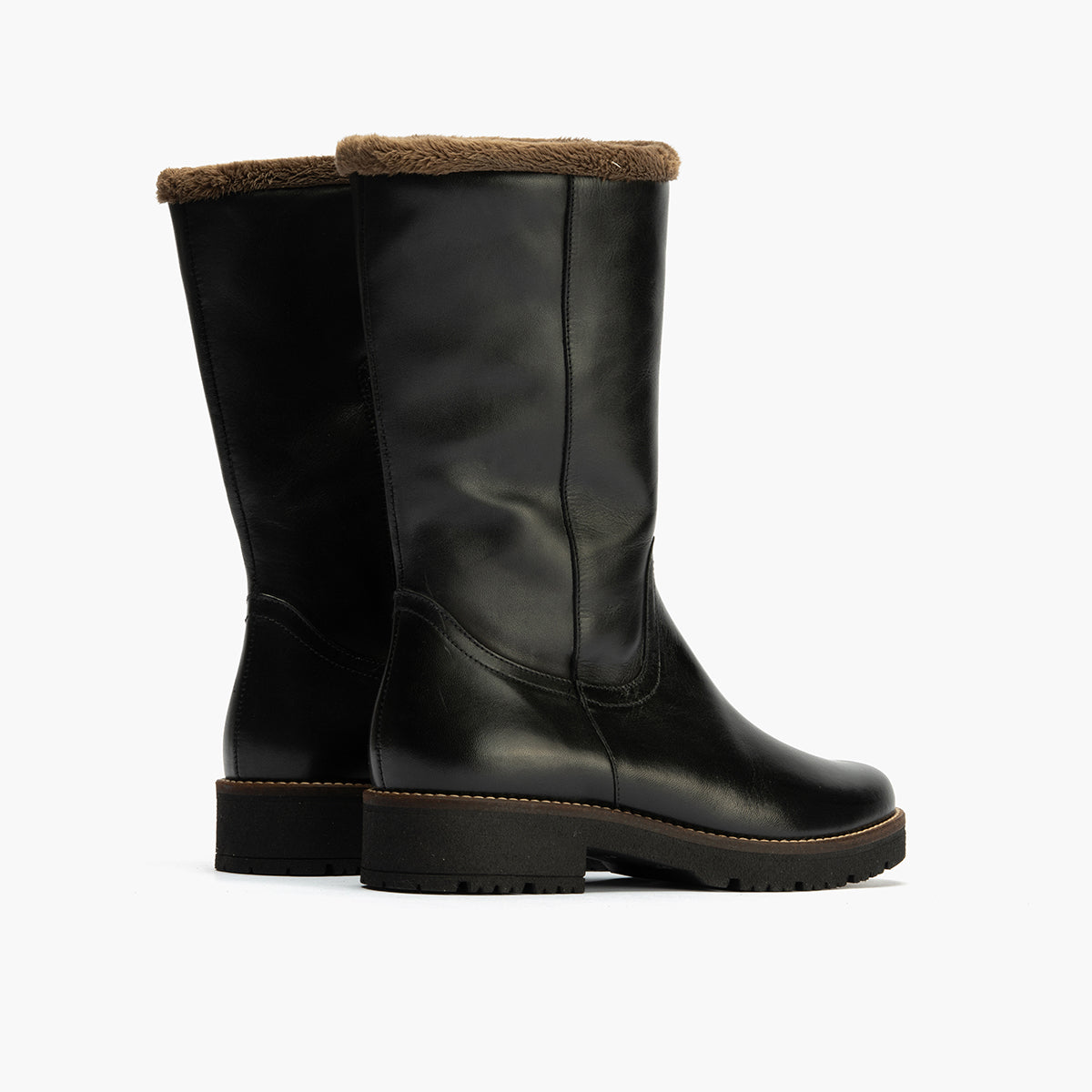 Bota con borrego de mujer color negro