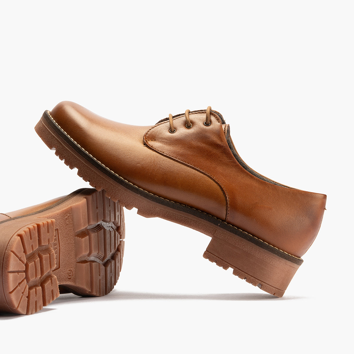 Blucher en Napa con cordones de mujer color cuero