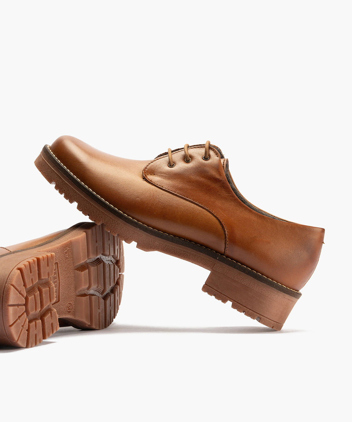 Blucher en Napa con cordones de mujer color cuero