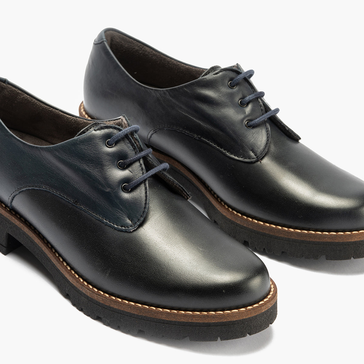 Blucher en Napa con cordones de mujer color marino