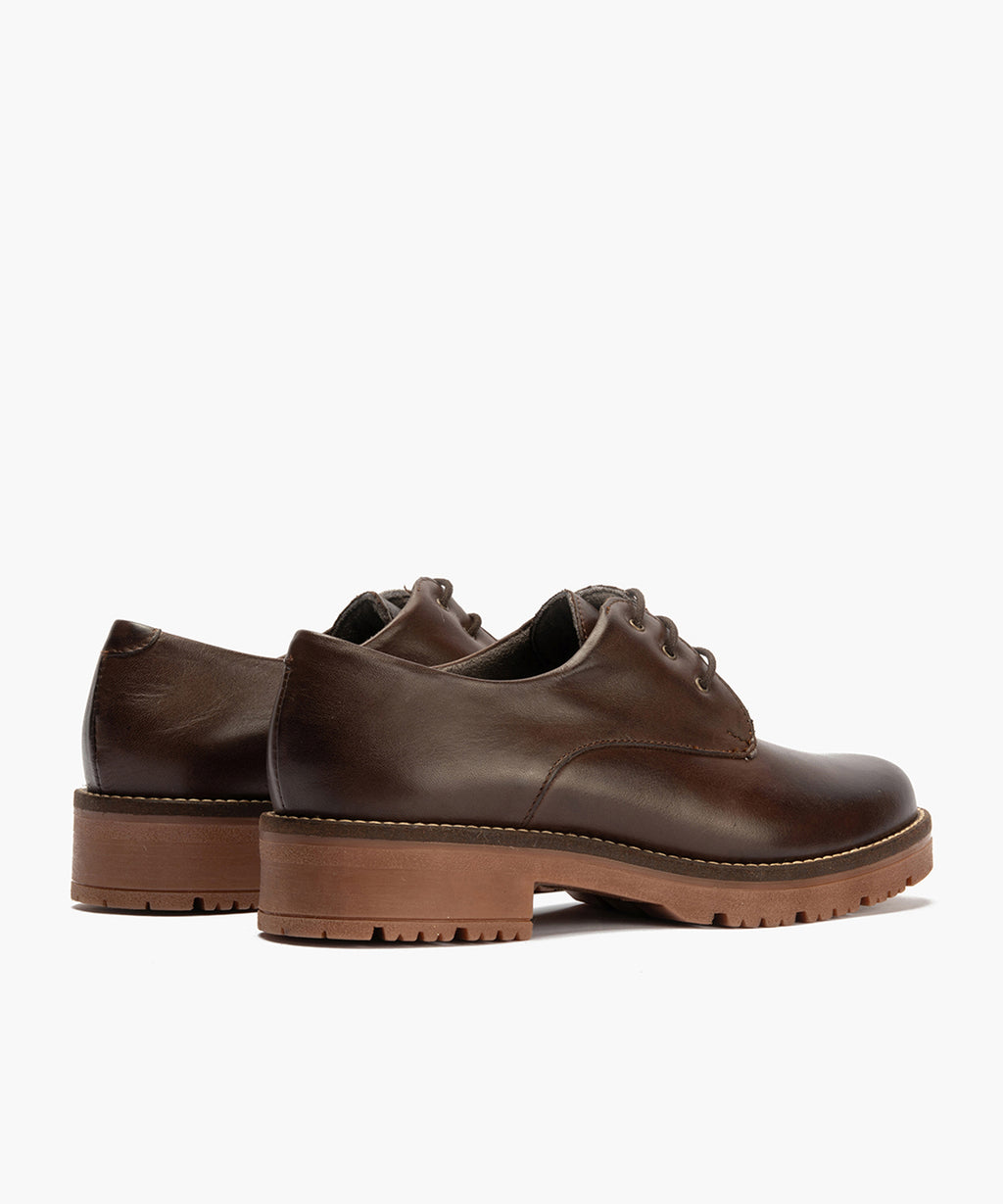Blucher en Napa con cordones de mujer color marron