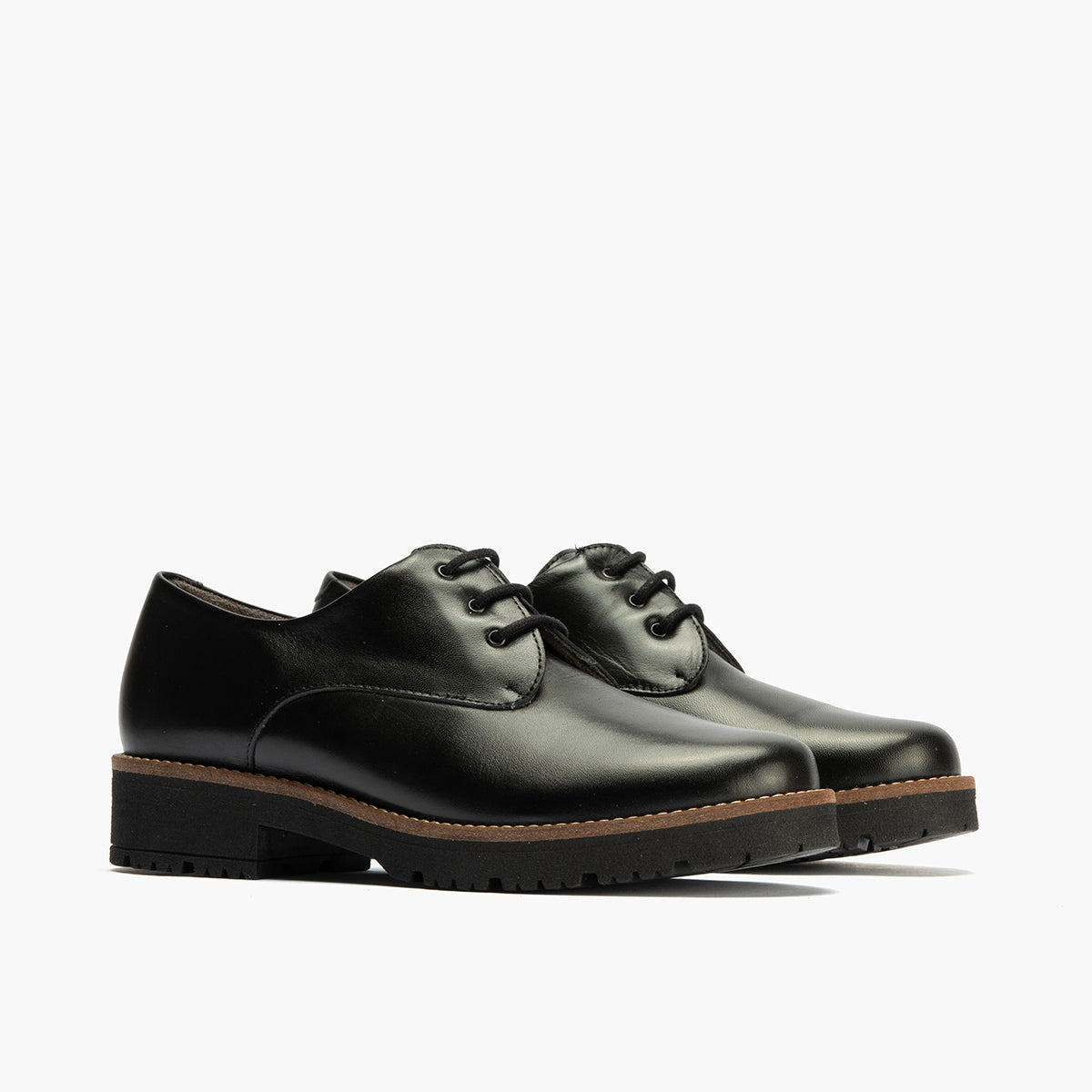 Blucher en Napa con cordones de mujer color negro