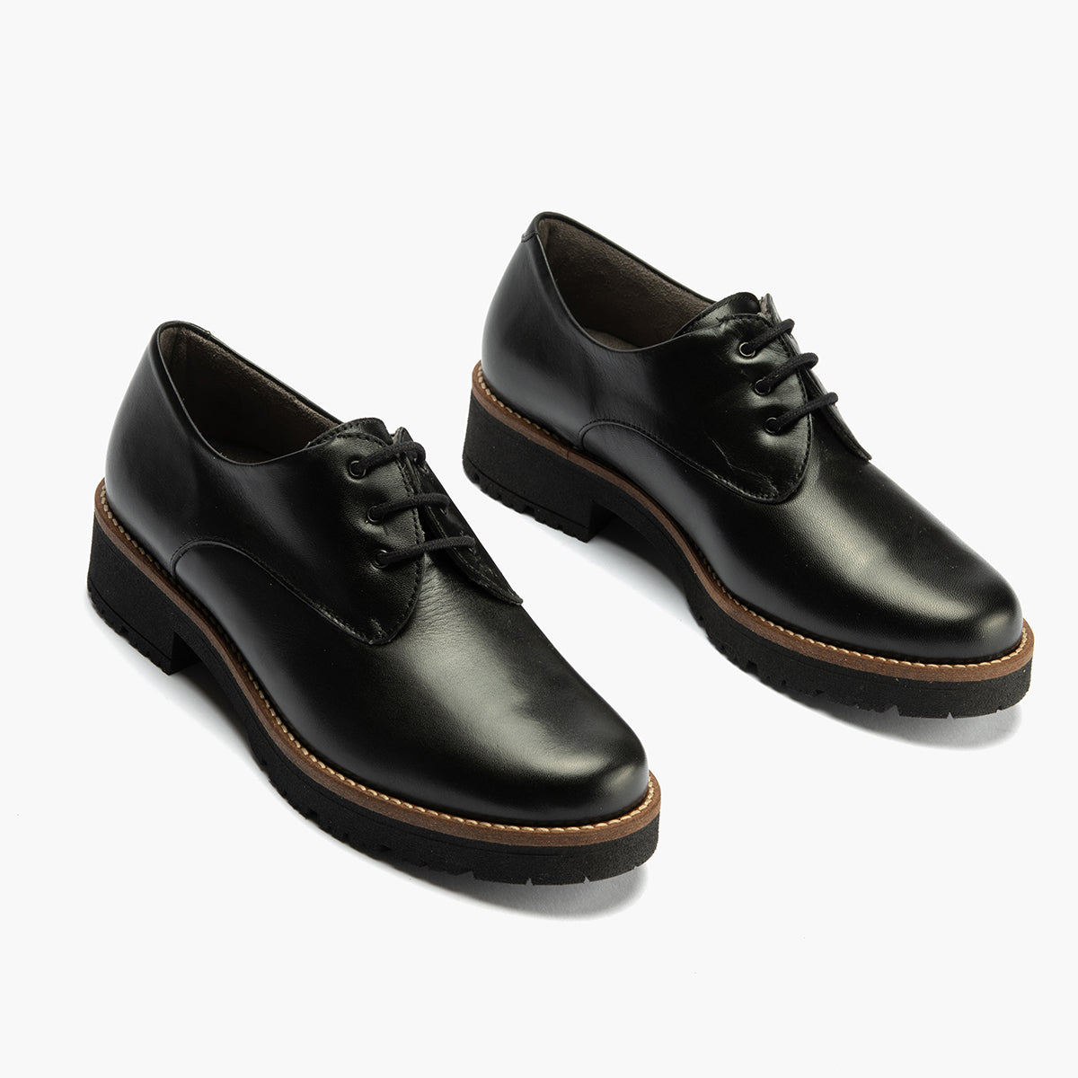 Blucher en Napa con cordones de mujer color negro