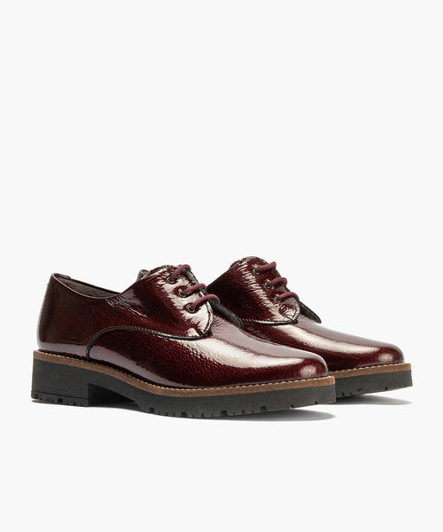 Blucher en Charol con cordones de mujer color burdeos