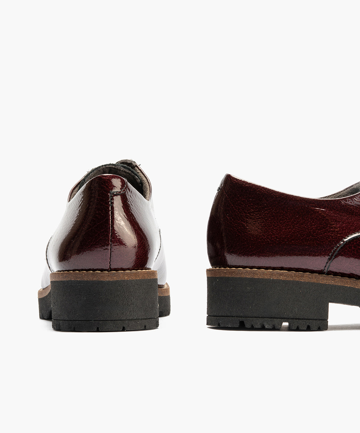 Blucher en Charol con cordones de mujer color burdeos