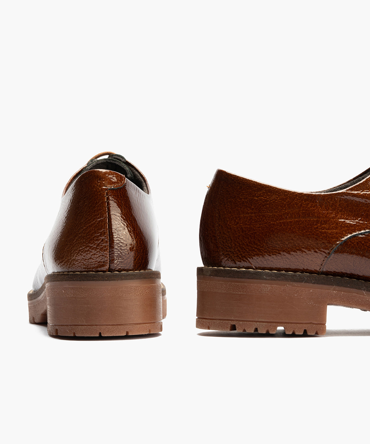 Blucher en Charol con cordones de mujer color cuero