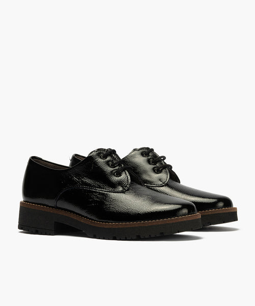 Blucher en Charol con cordones de mujer color negro