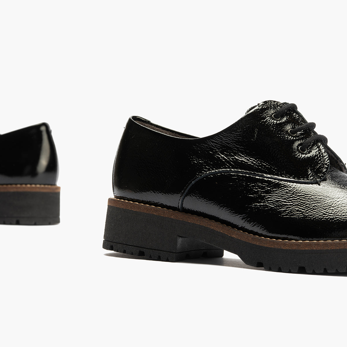Blucher en Charol con cordones de mujer color negro