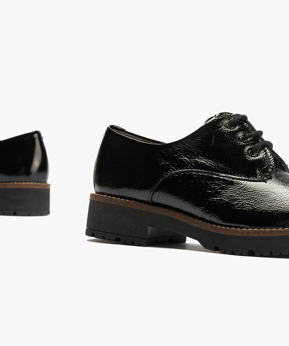 Blucher en Charol con cordones de mujer color negro