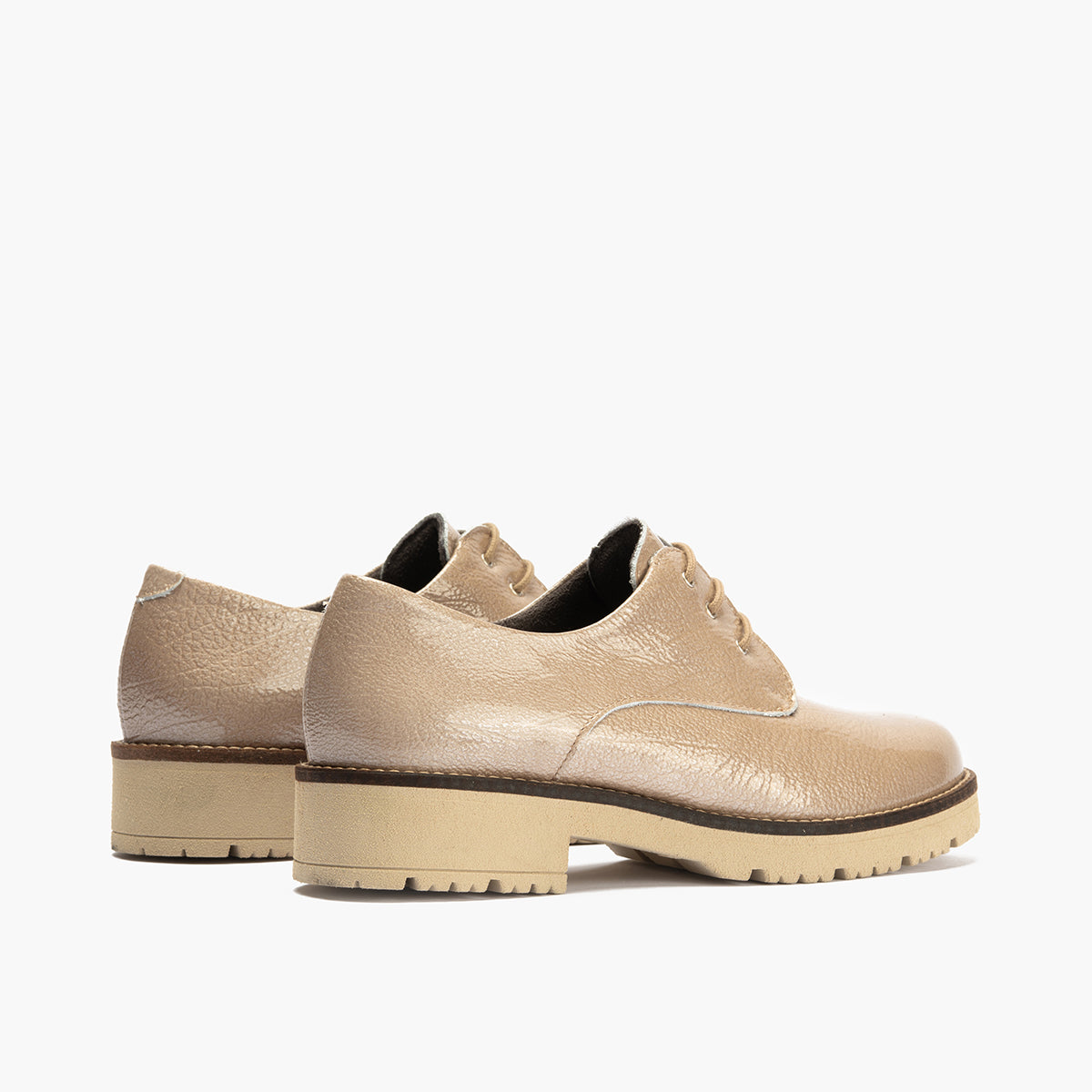 Blucher en Charol con cordones de mujer color piedra