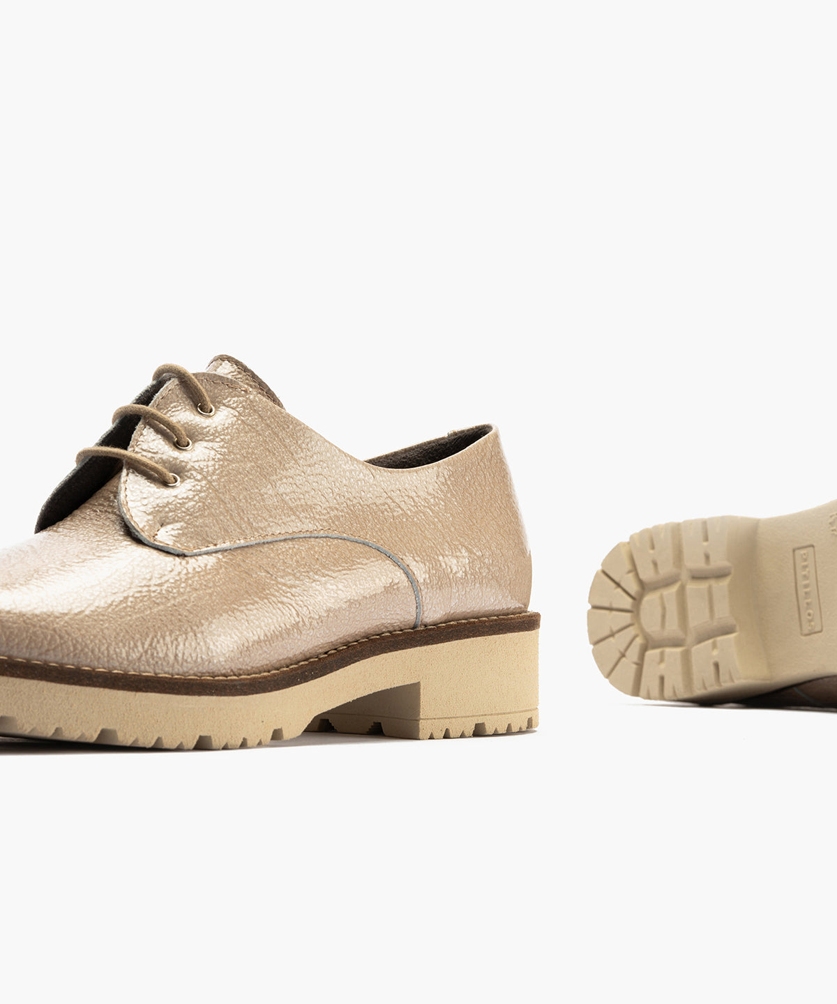 Blucher en Charol con cordones de mujer color piedra