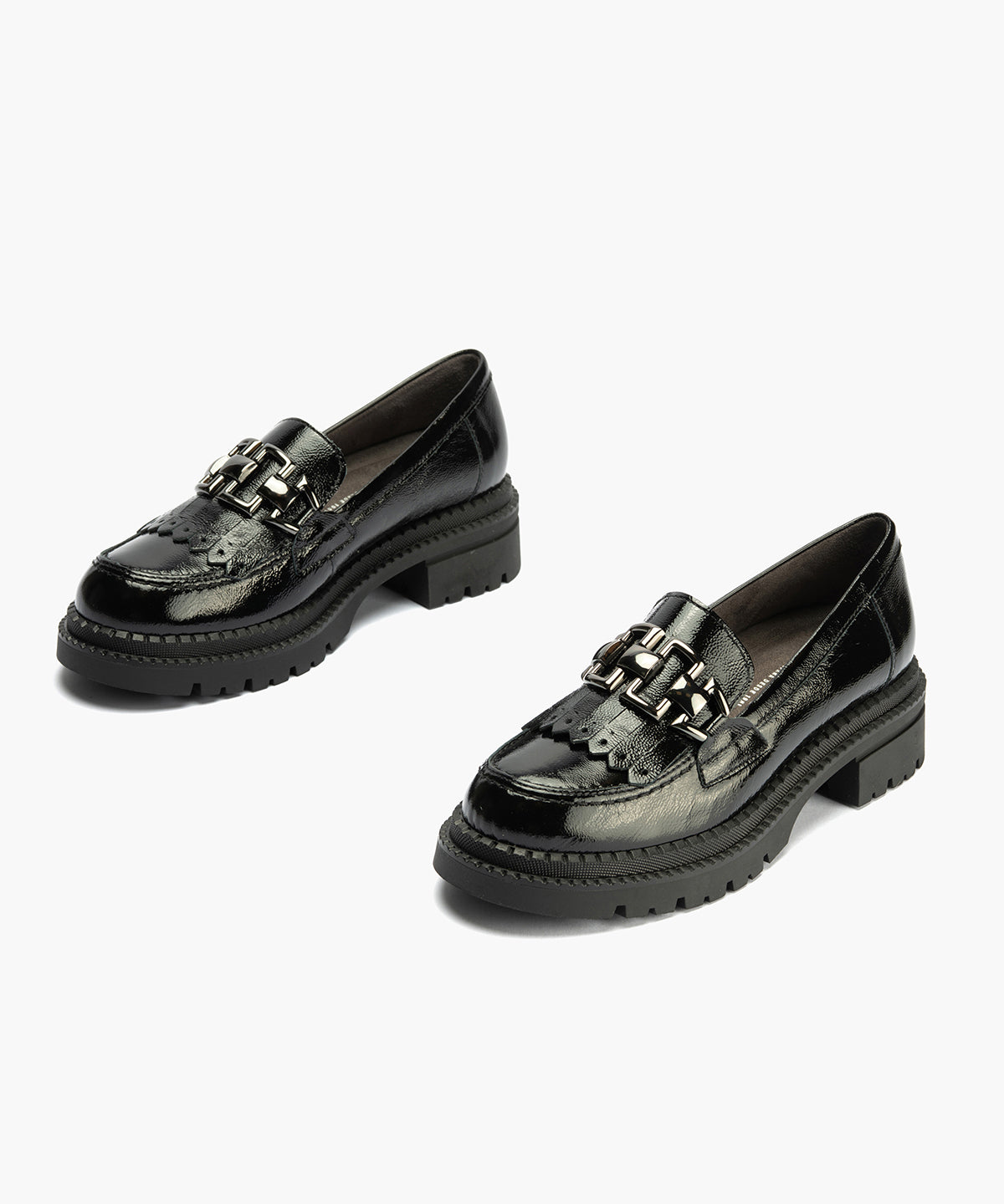 Mocasín con Flecos en Charol de mujer color negro
