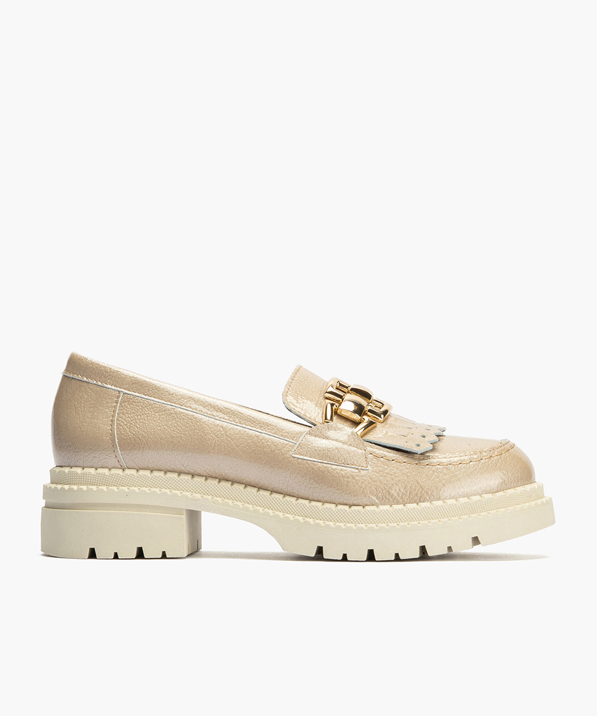 Mocasín con Flecos en Charol de mujer color piedra