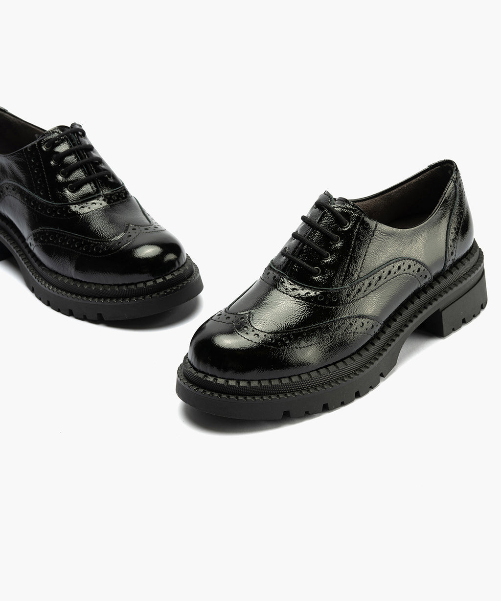 Ingles en Charol con cordones de mujer color negro