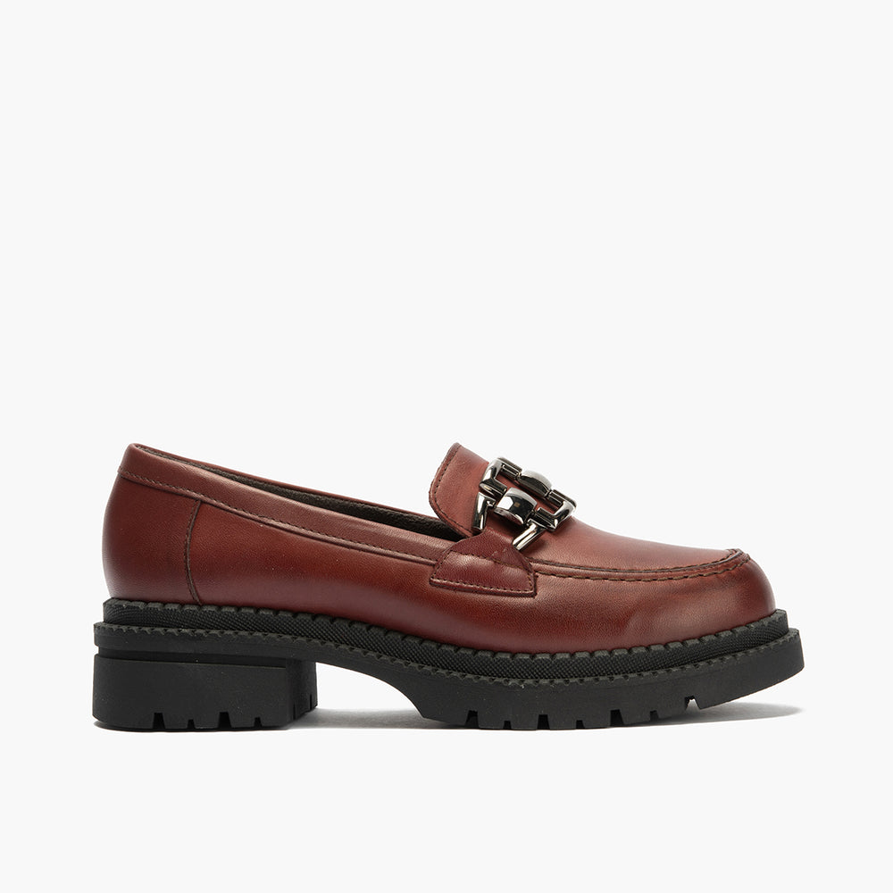 Mocasín en Napa con adorno de mujer color burdeos
