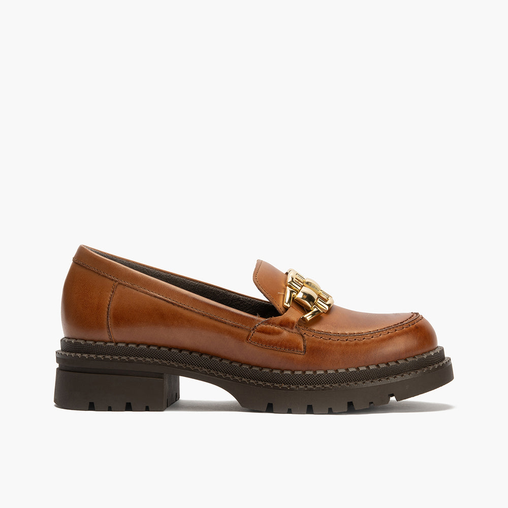 Mocasín en Napa con adorno de mujer color cuero