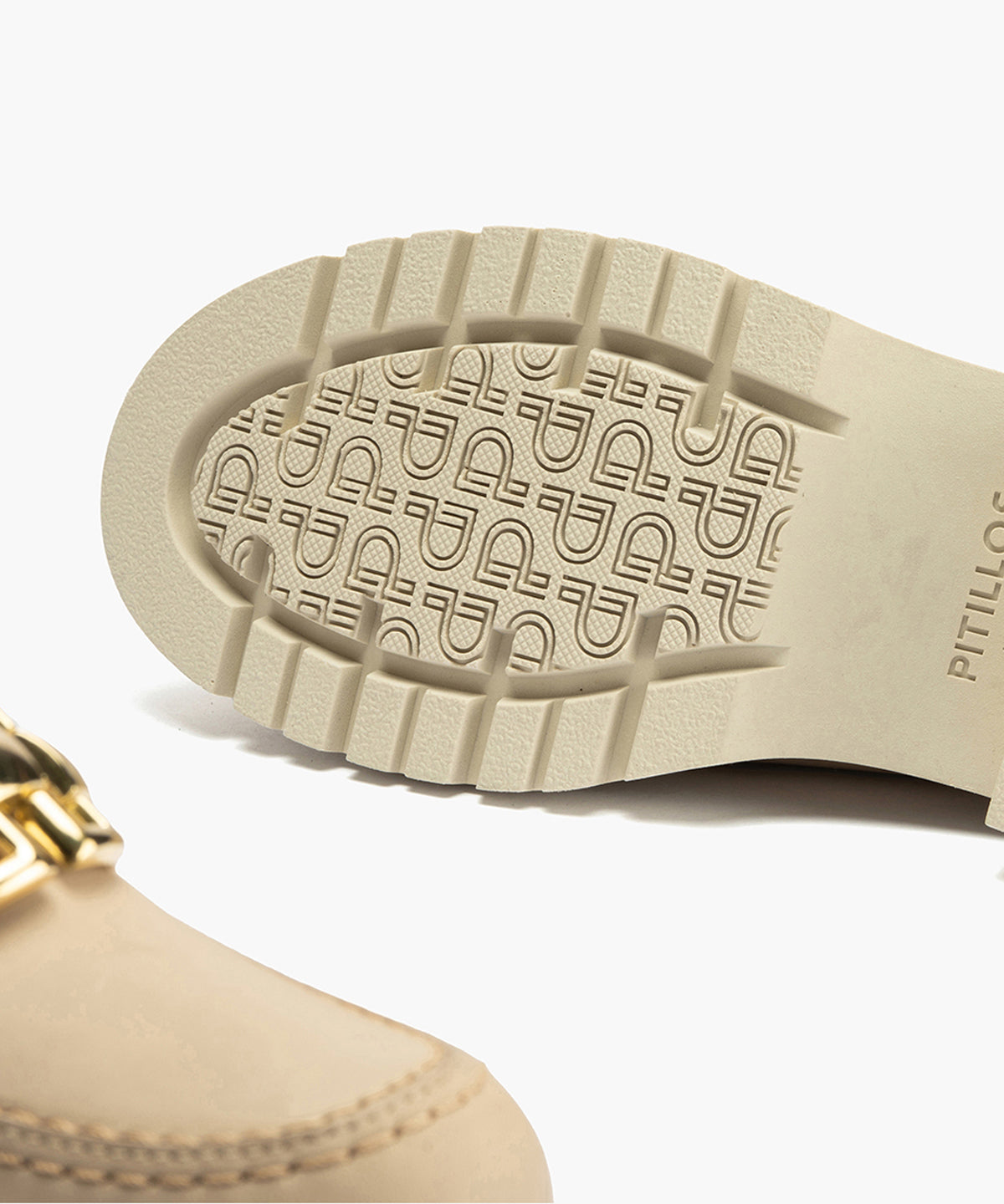 Mocasín en Napa con adorno de mujer color piedra
