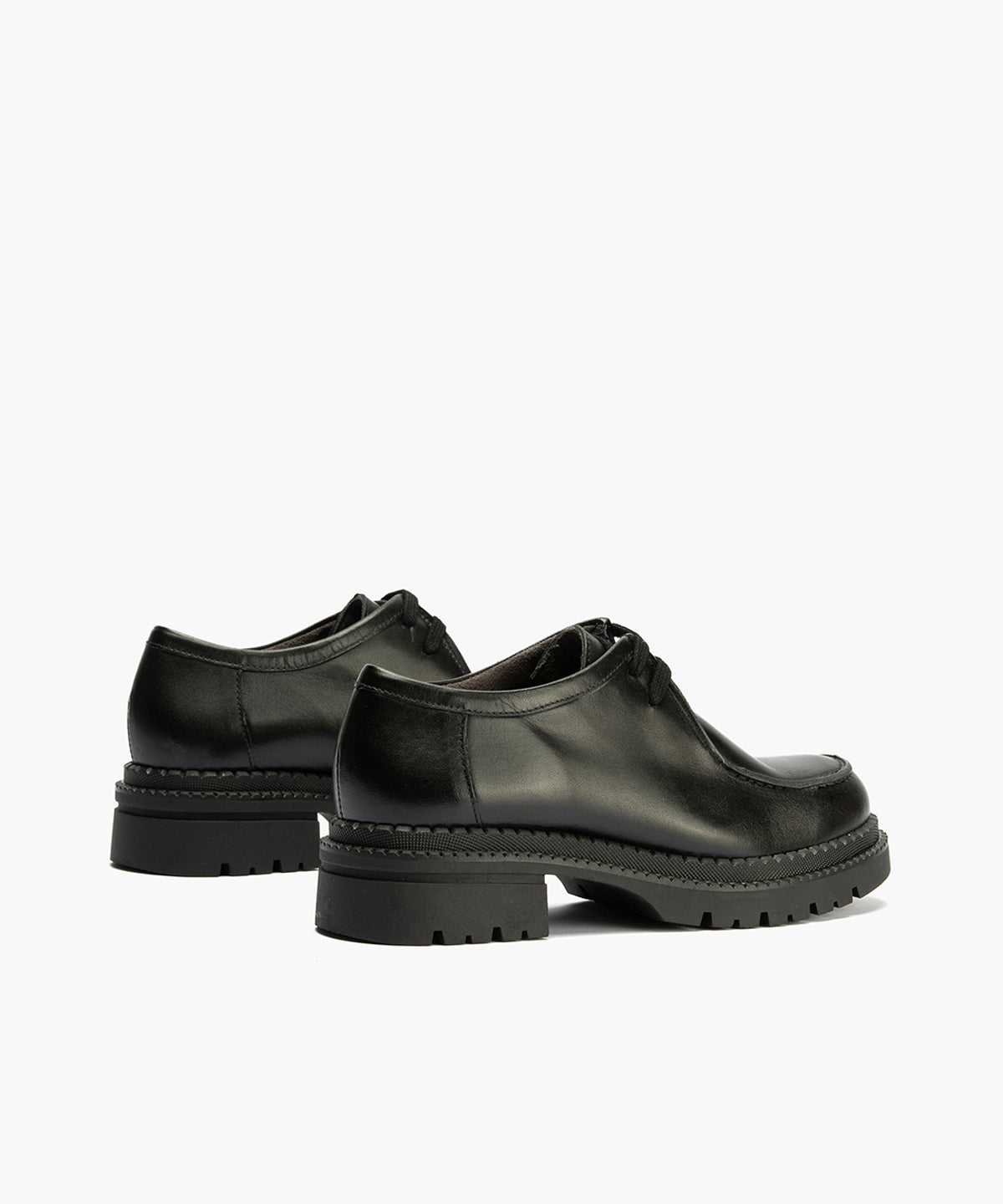 Wallaby en Napa con cordones de mujer color negro