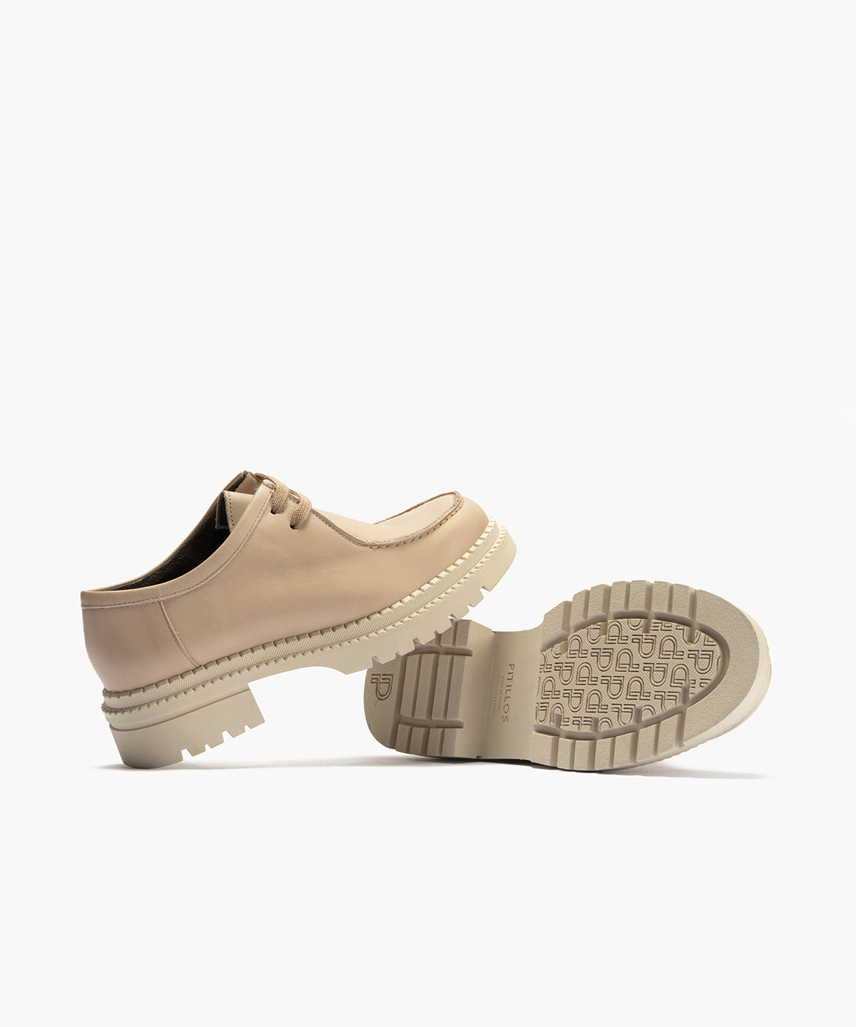 Wallaby en Napa con cordones de mujer color piedra