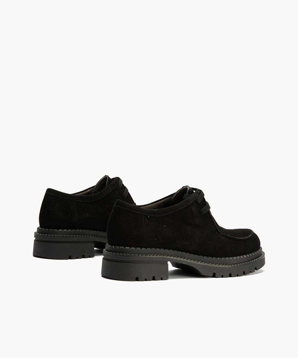 Wallaby en Ante con cordones de mujer color negro