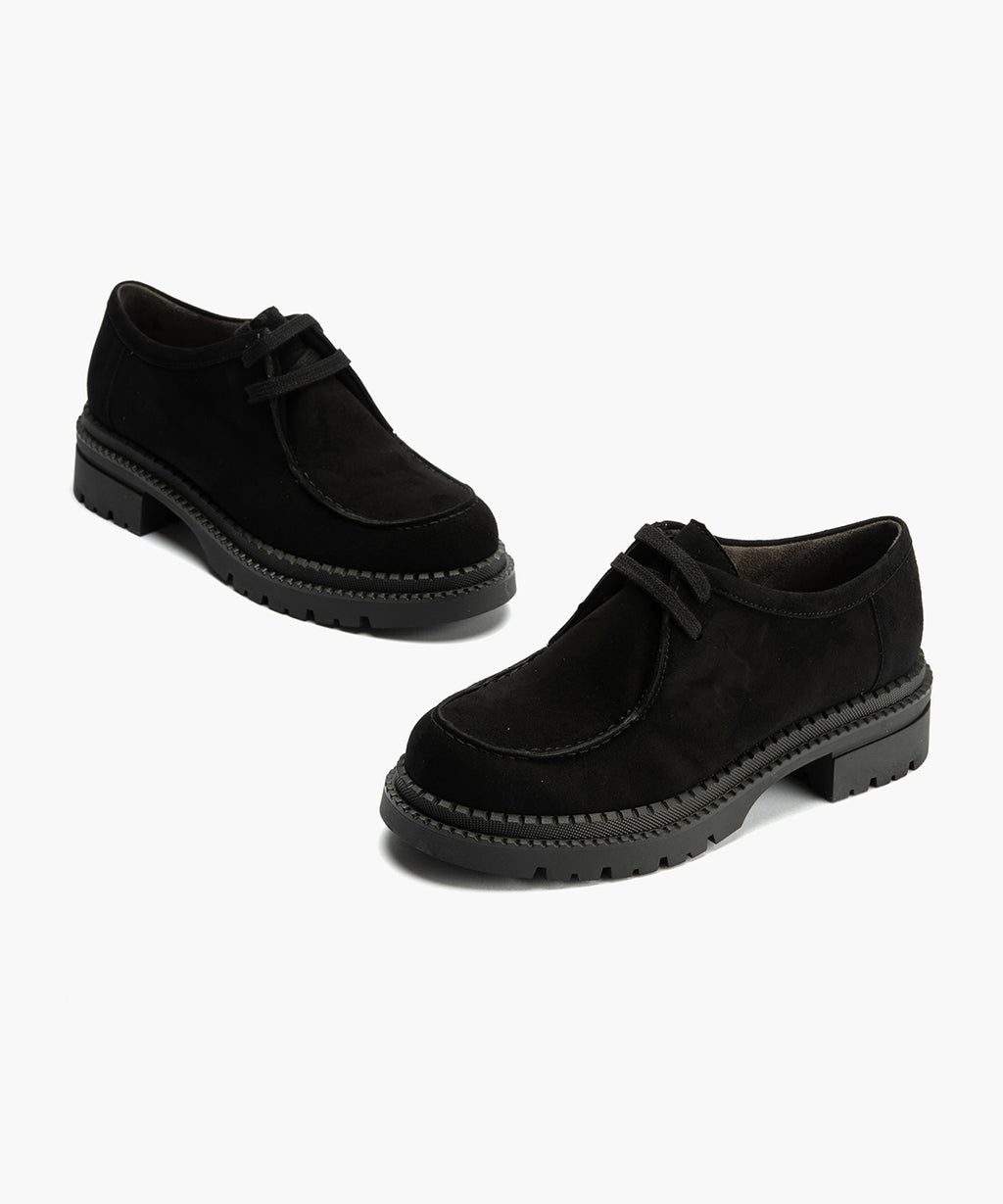 Wallaby en Ante con cordones de mujer color negro