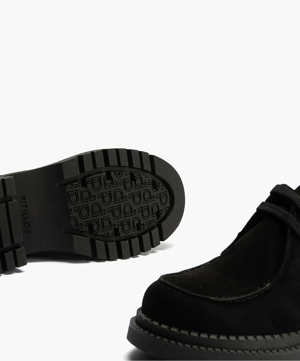 Wallaby en Ante con cordones de mujer color negro