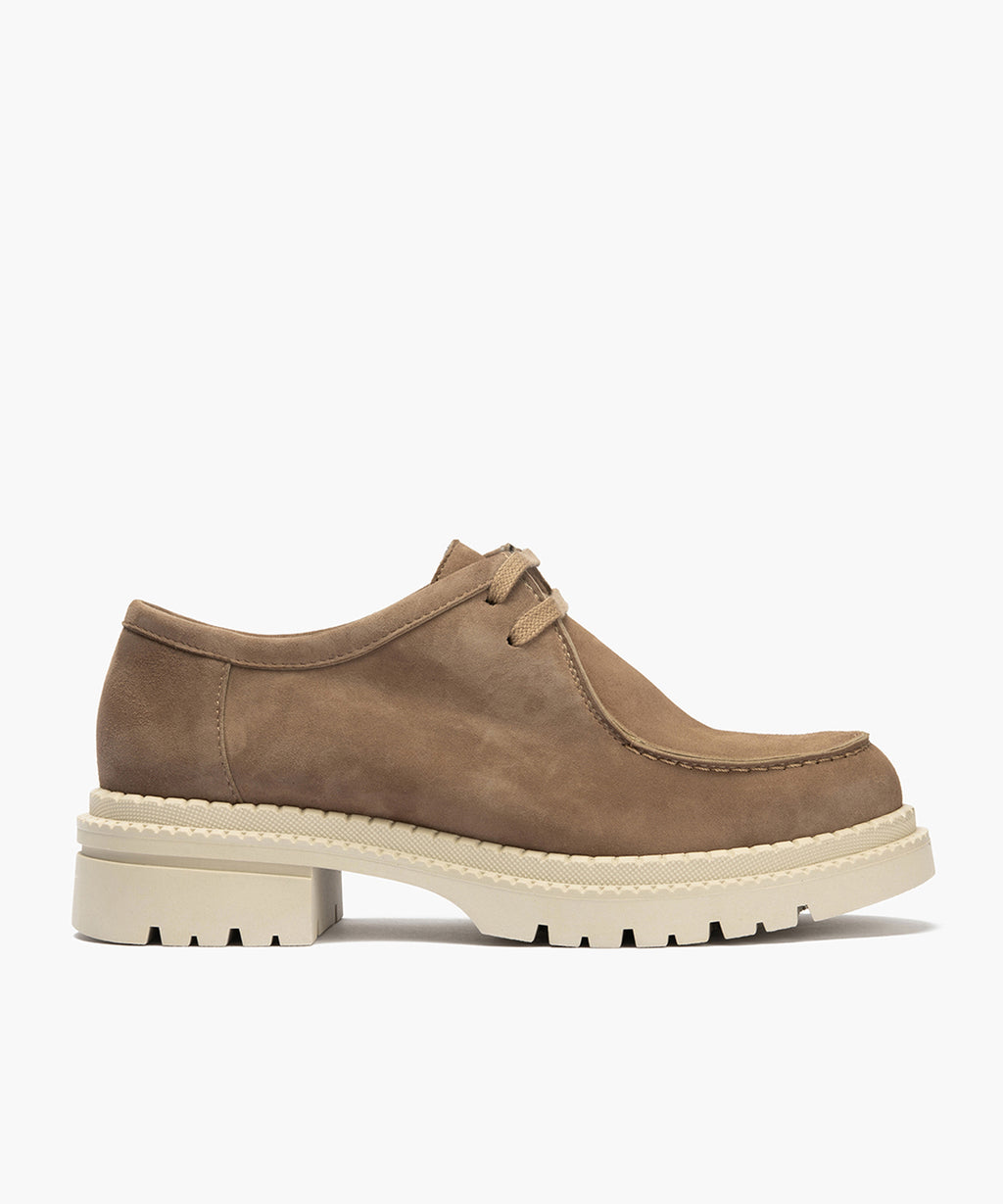 Wallaby en Ante con cordones de mujer color topo