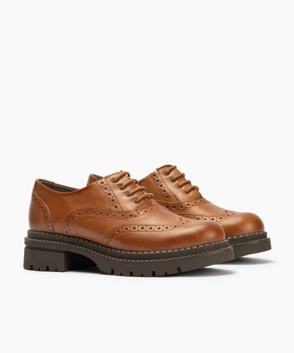 Ingles en Napa con cordones de mujer color cuero