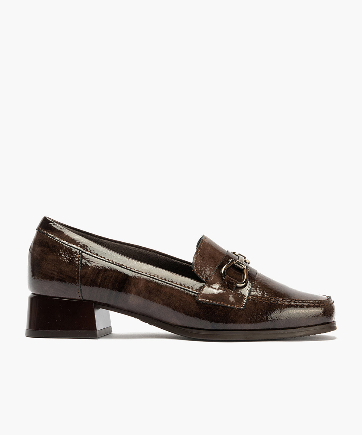 Mocasín en Charol con adorno de mujer color marron