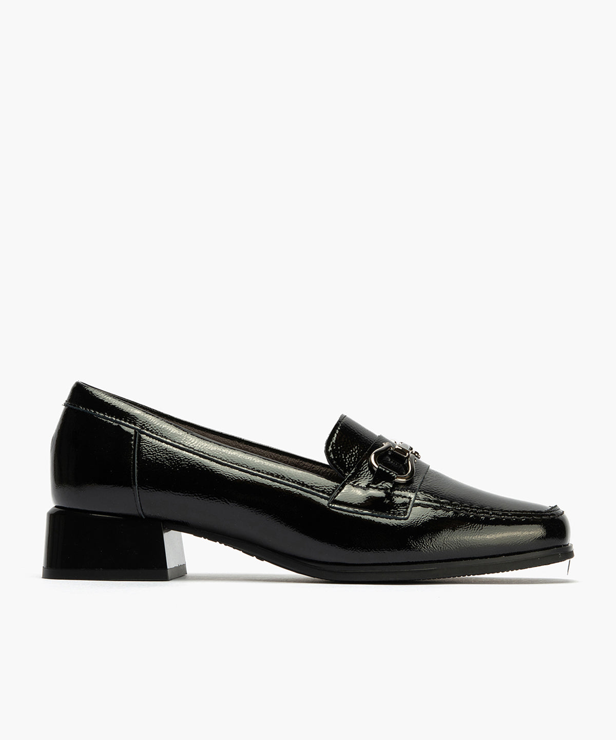 Mocasín en Charol con adorno de mujer color negro