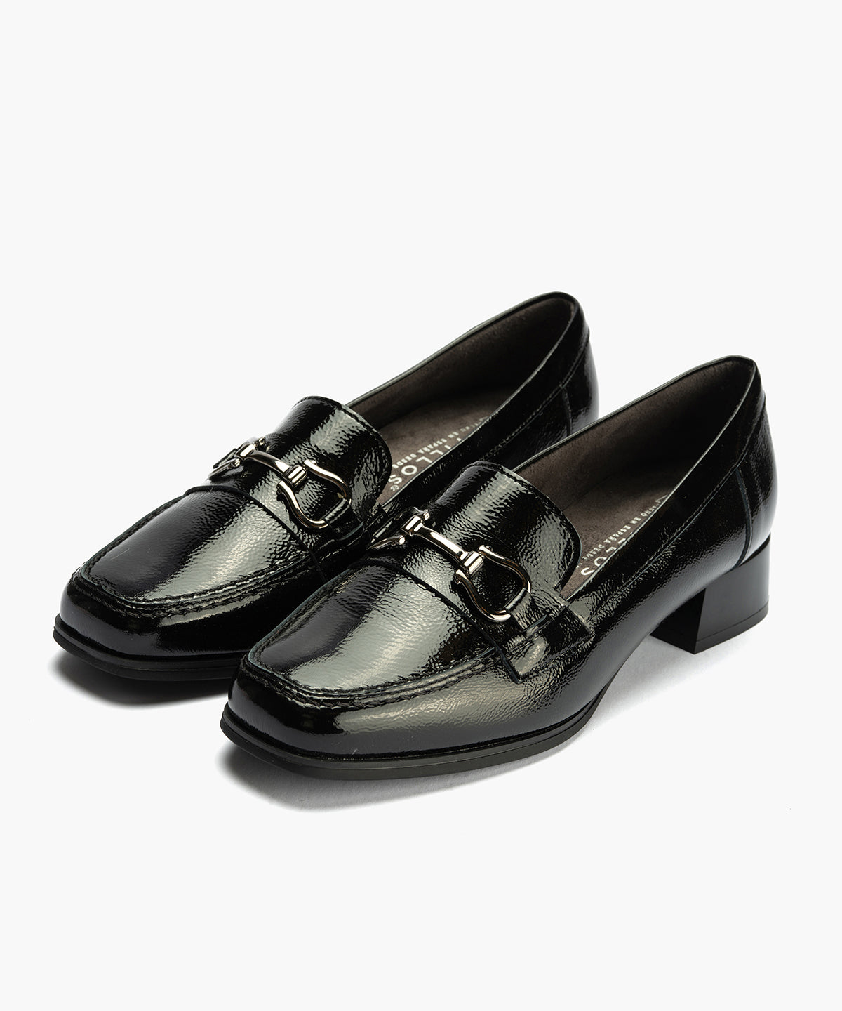 Mocasín en Charol con adorno de mujer color negro