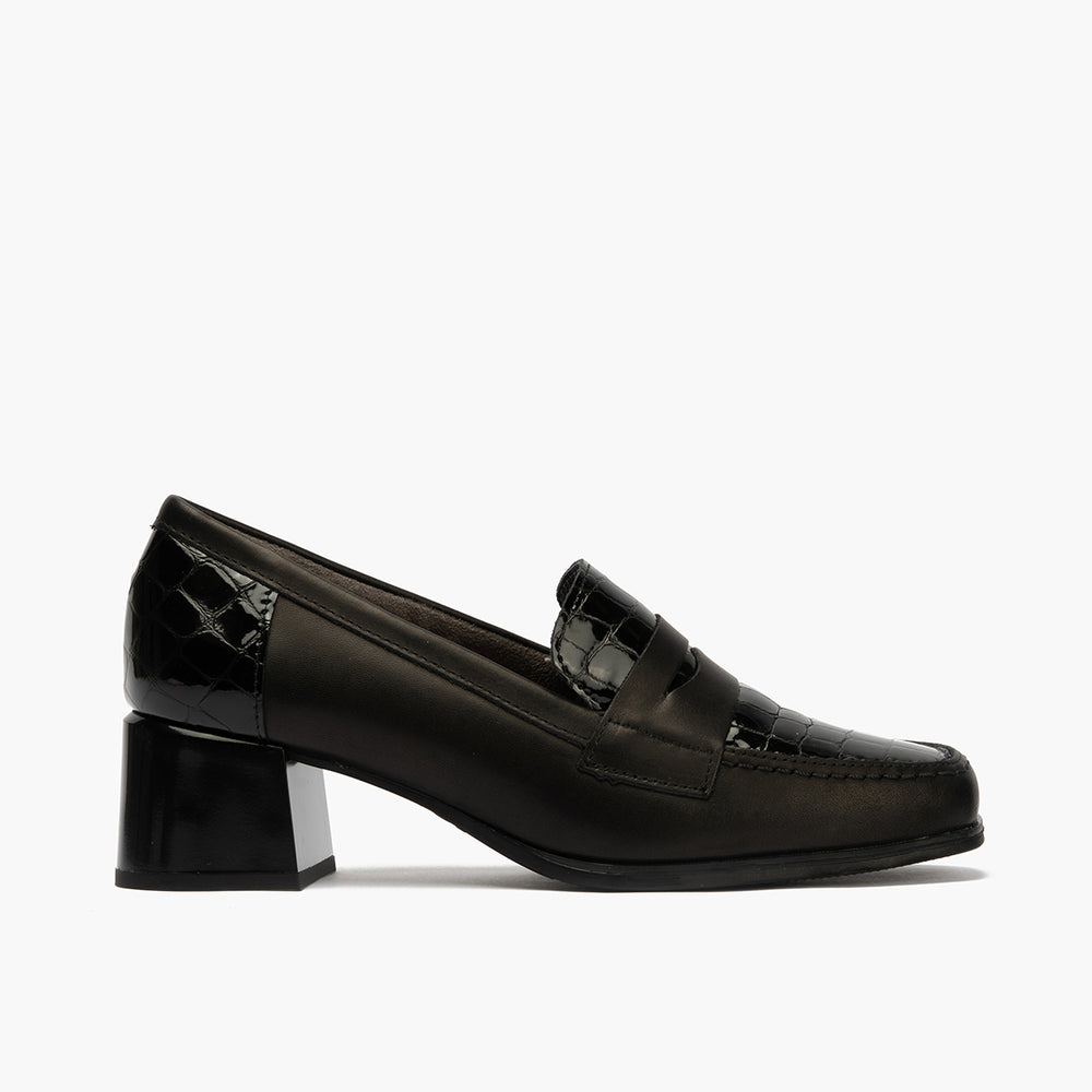 Mocasín con tacón medio de mujer color negro